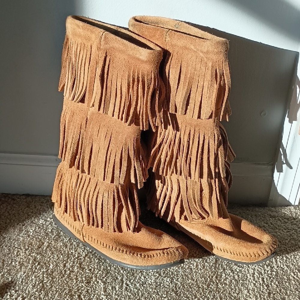 Minnetonka Tan Fringe Moccasin Boots